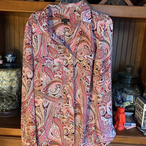 Talbots flowy poly button down. Bought last year(2021) never worn. Retsil 99.50 - Picture 1 of 5